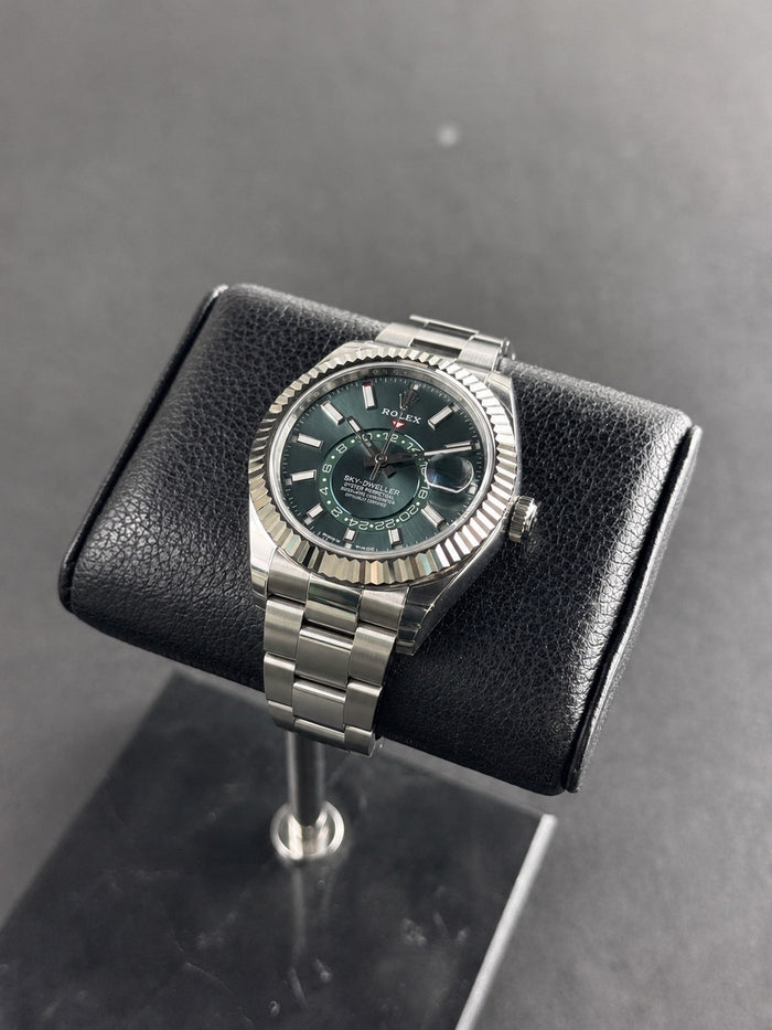 Rolex Sky Dweller Mint