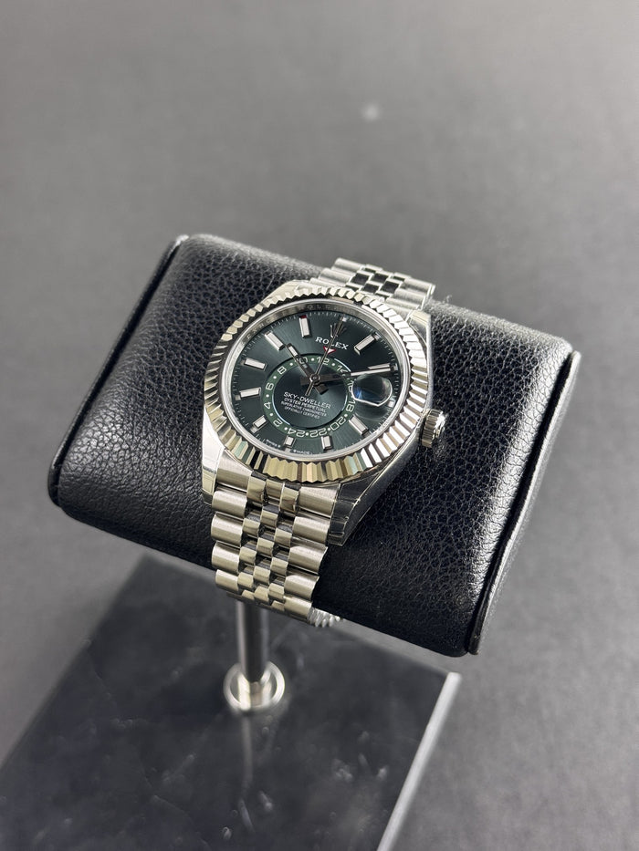 Rolex Sky Dweller Mint